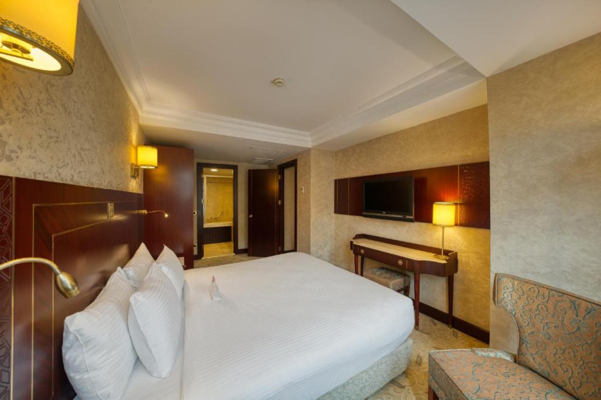 CROWNE PLAZA  OLD CITY HOTEL