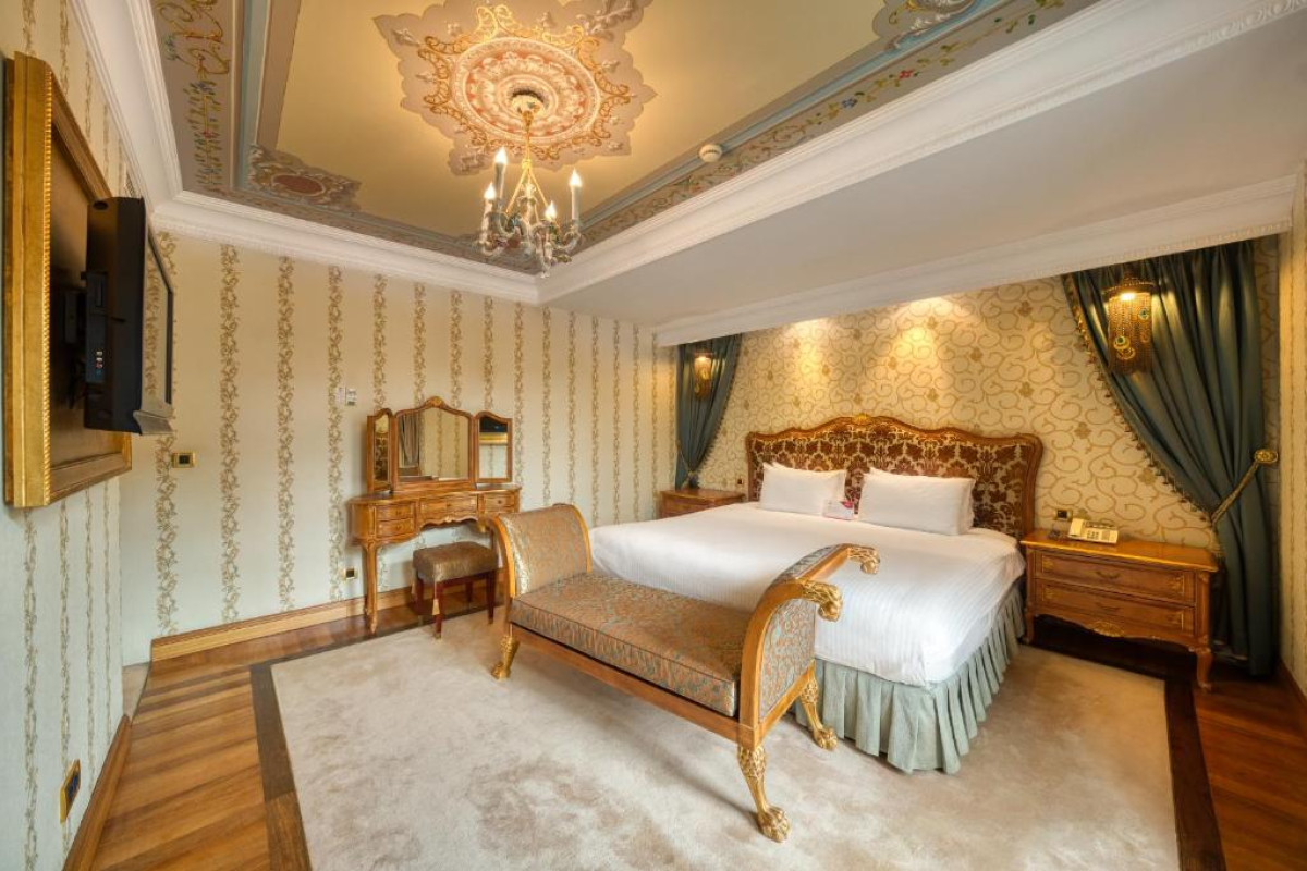 CROWNE PLAZA  OLD CITY HOTEL