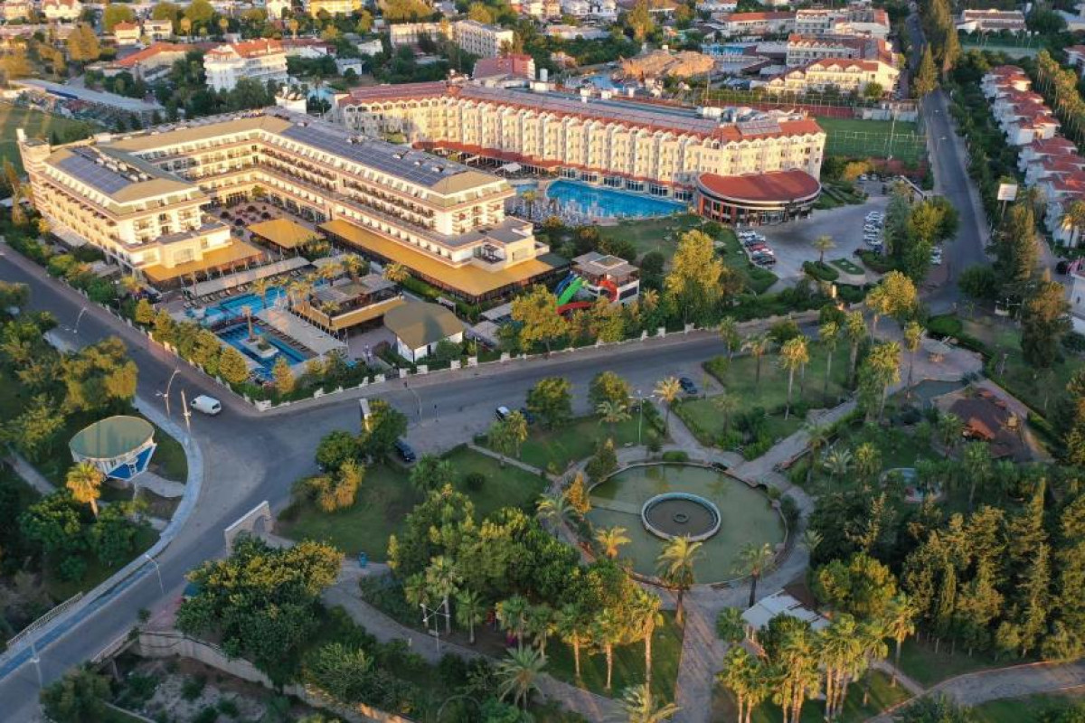 CRYSTAL DE LUXE RESORT AND SPA
