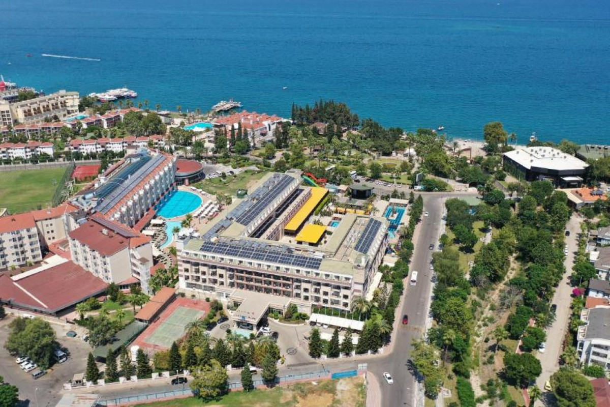 CRYSTAL DE LUXE RESORT AND SPA