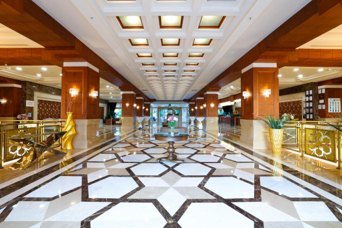 CRYSTAL DE LUXE RESORT AND SPA