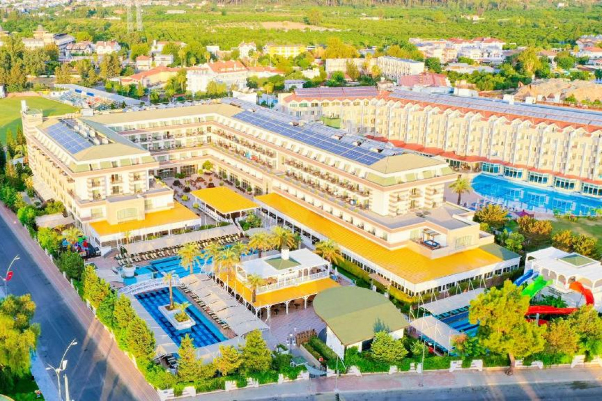 CRYSTAL DE LUXE RESORT AND SPA