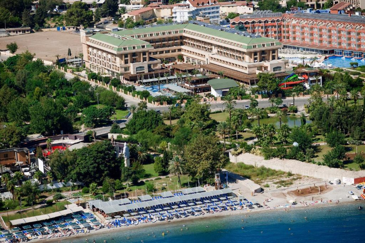 CRYSTAL DE LUXE RESORT AND SPA
