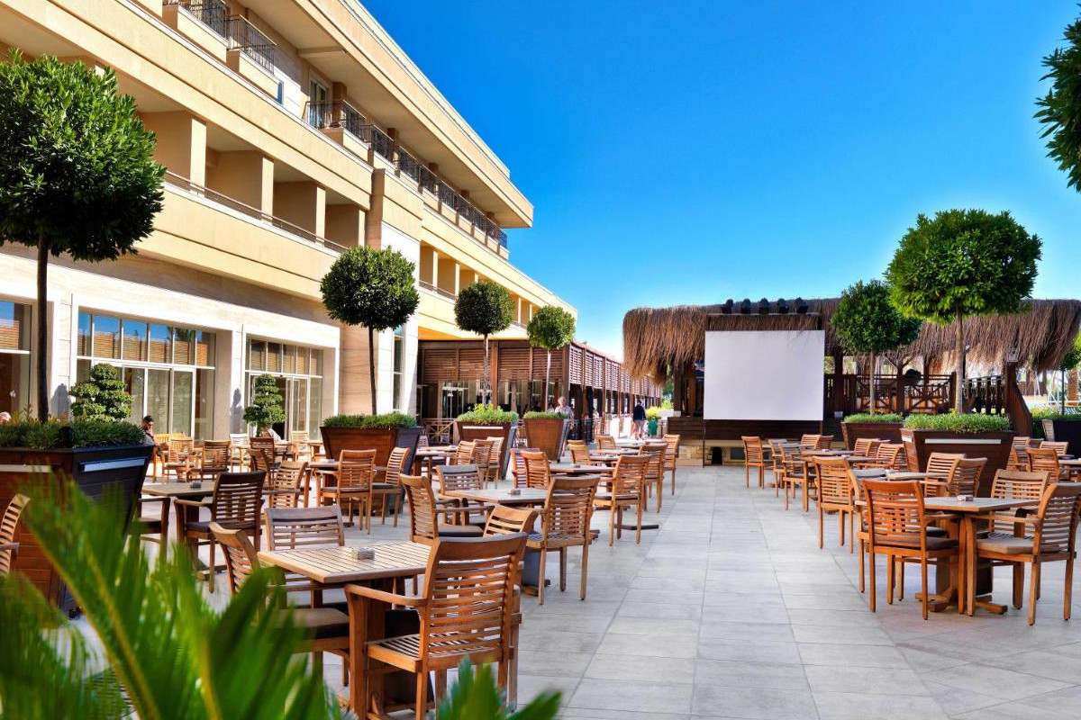 CRYSTAL DE LUXE SPA RESORT