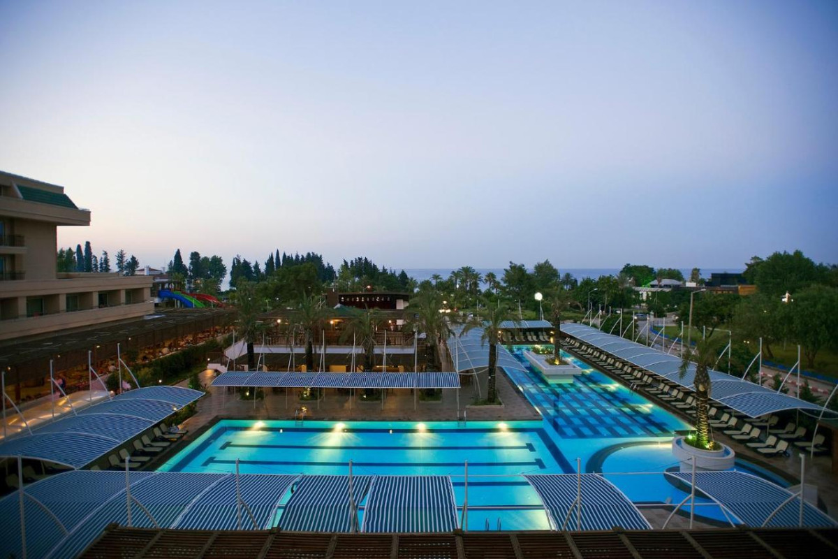 CRYSTAL DE LUXE SPA RESORT