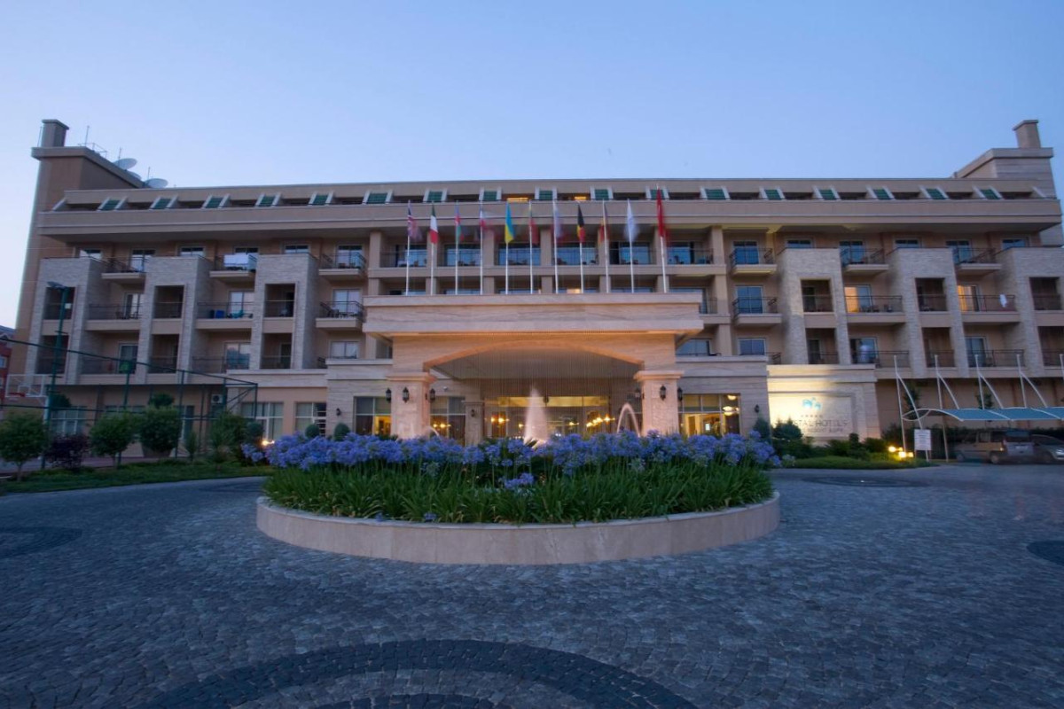 CRYSTAL DE LUXE SPA RESORT