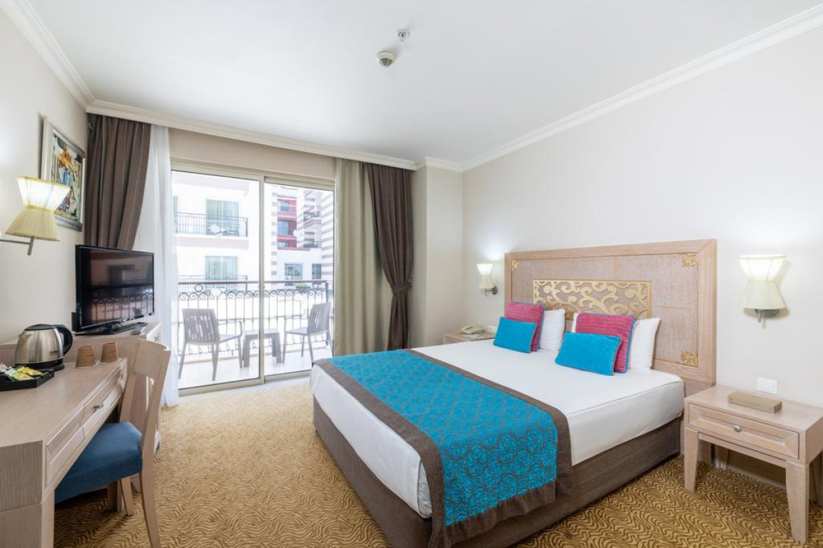 CRYSTAL FAMILY SPECIAL ROOM
