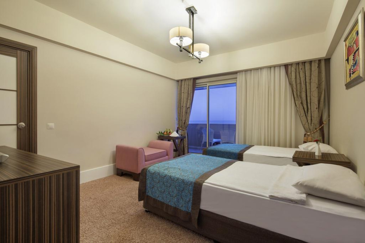 CRYSTAL FAMILY SPECIAL ROOM