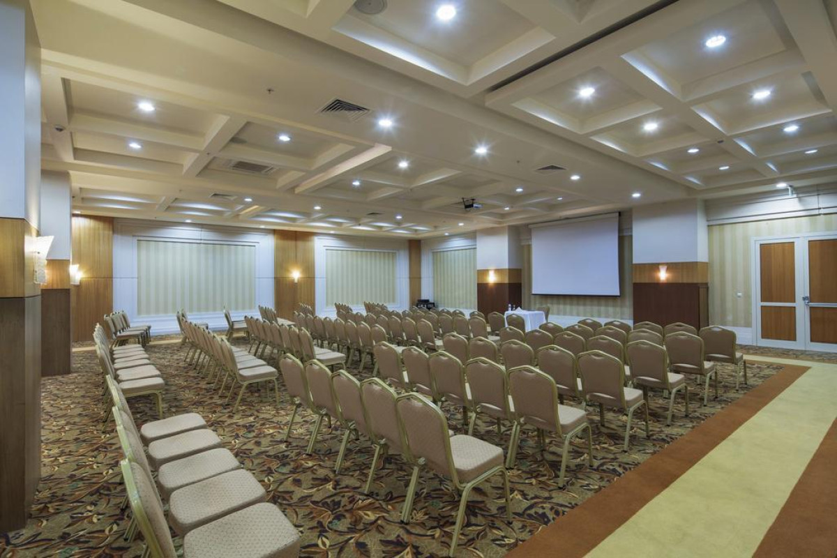 CRYSTAL FAMILY SPECIAL ROOM
