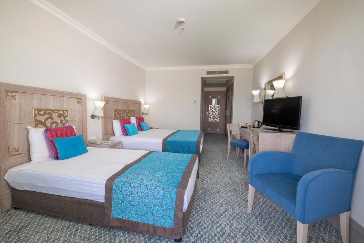 CRYSTAL FAMILY SPECIAL ROOM