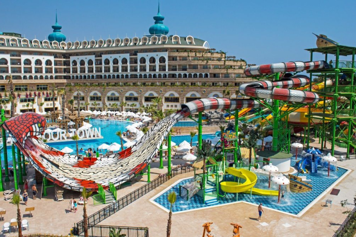 CRYSTAL SUNSET LUXURY RESORT & SPA