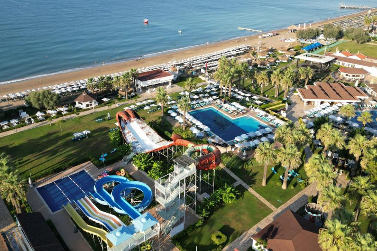 CRYSTAL TAT BEACHT