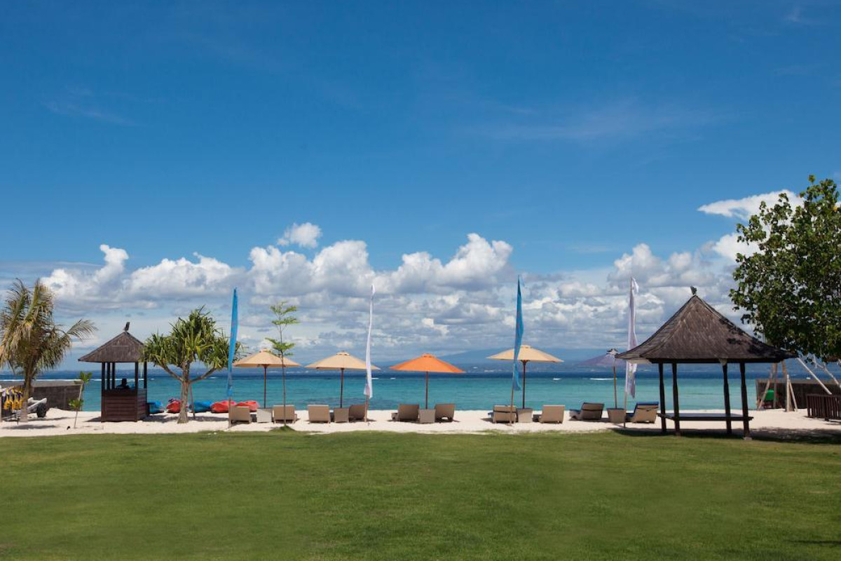 d' Nusa Beach Club and Resort