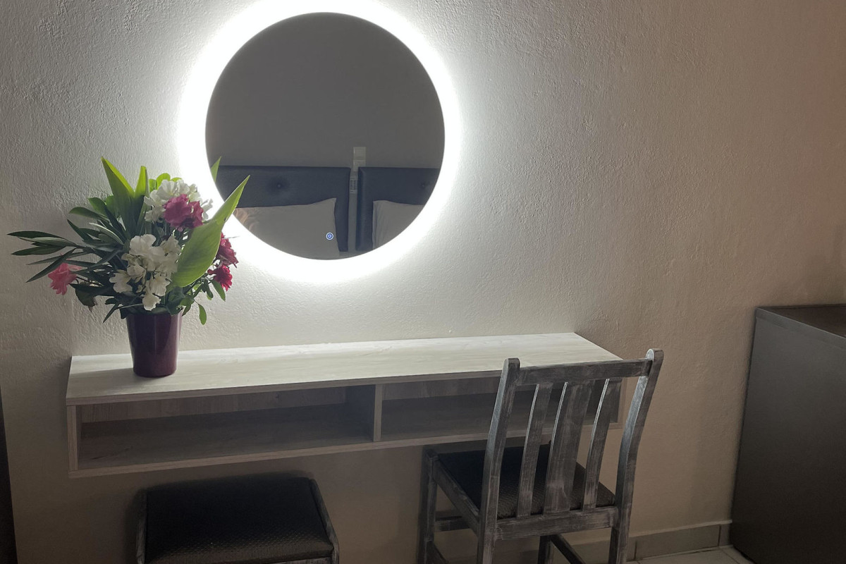 DAISY HOTEL