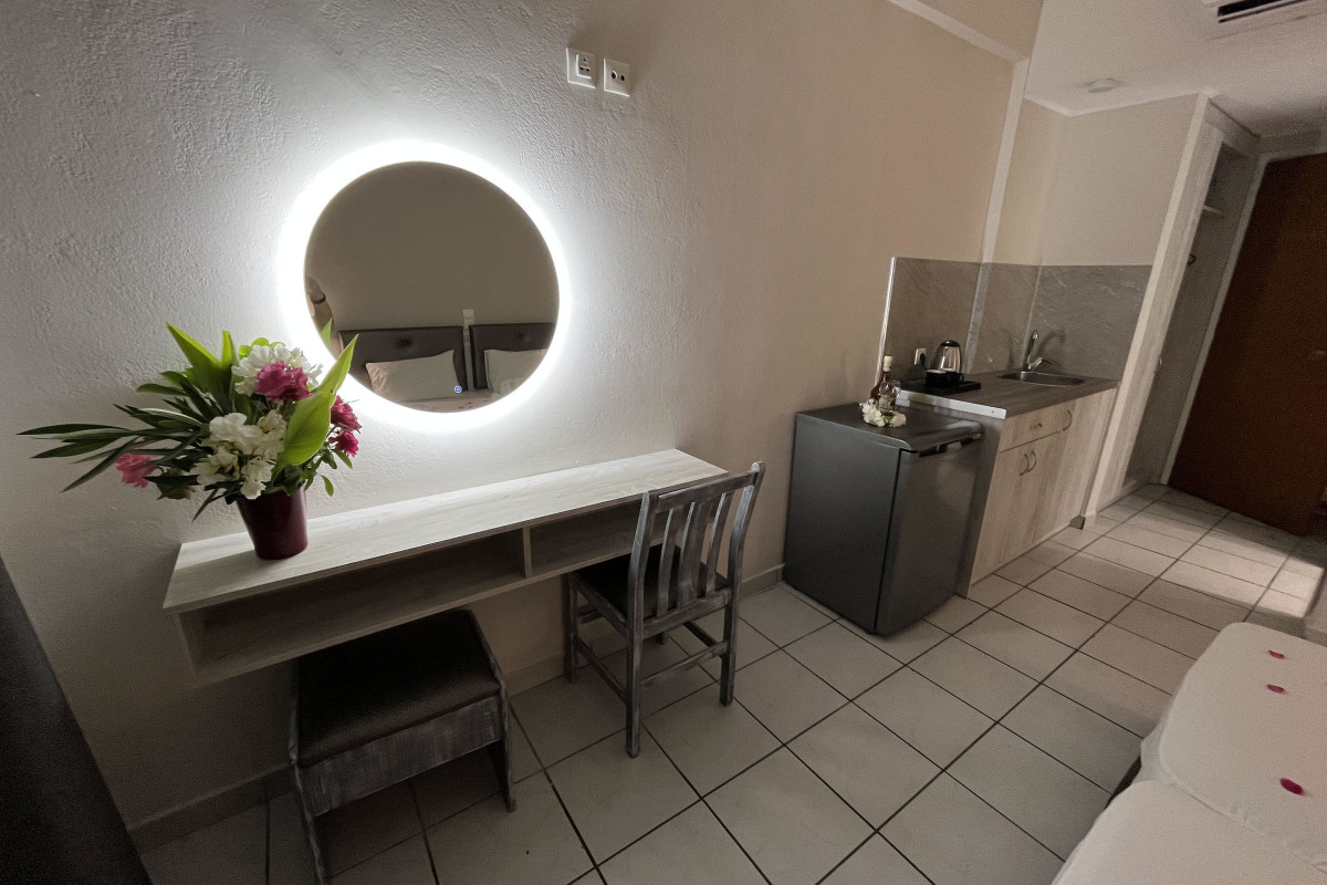 DAISY HOTEL