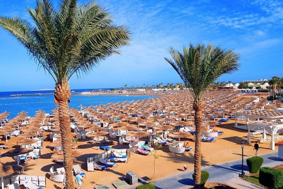 ALBATROS DANA BEACH