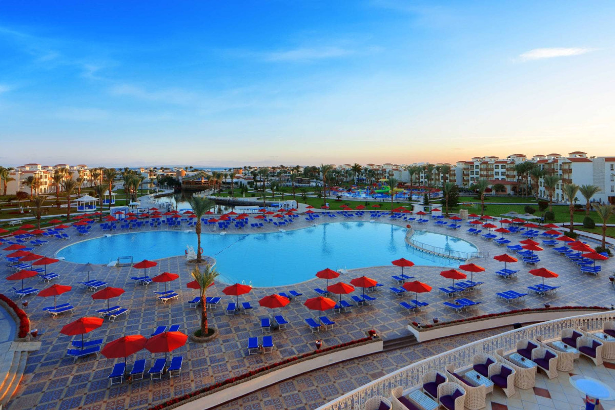 ALBATROS DANA BEACH