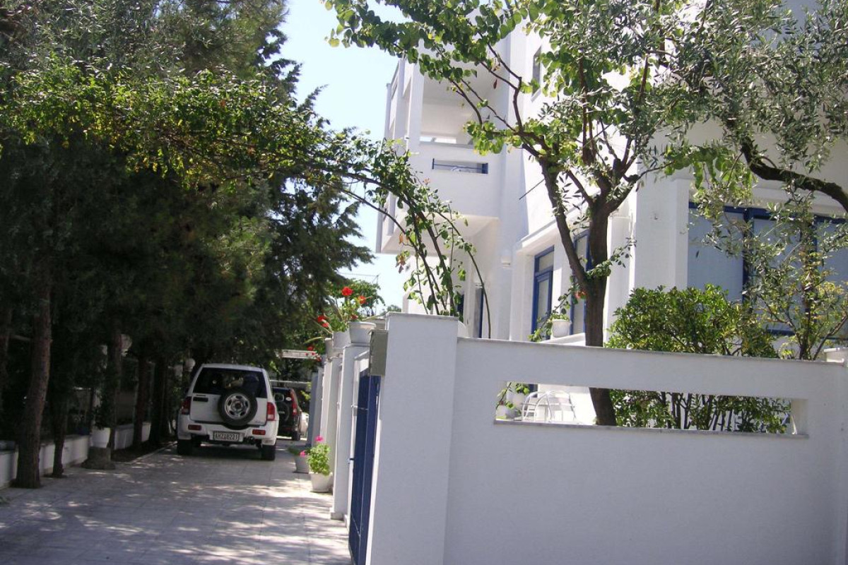 Danae Hotel