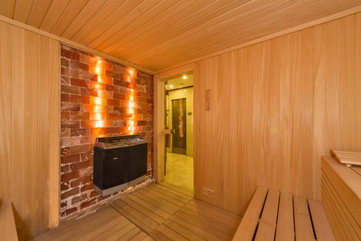 DARKMEN HOTEL