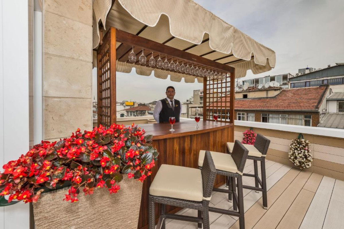 DARKMEN HOTEL