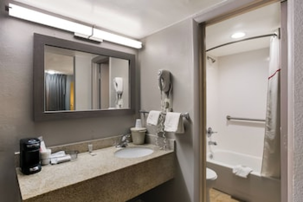 DAYS INN BALTIMORE WEST, SECURITY BLVD.