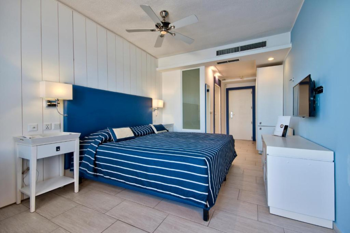 Hotel db Seabank Resort and Spa