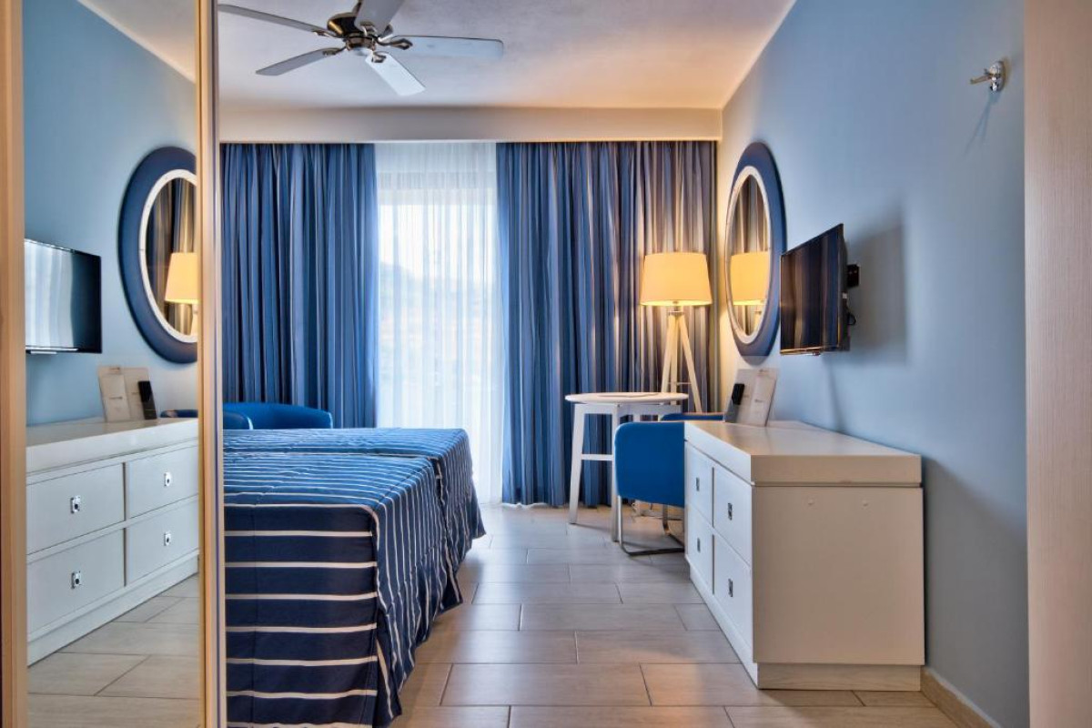 Hotel db Seabank Resort and Spa