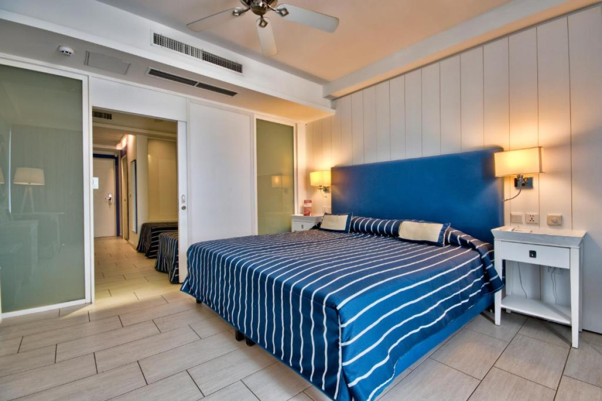 Hotel db Seabank Resort and Spa