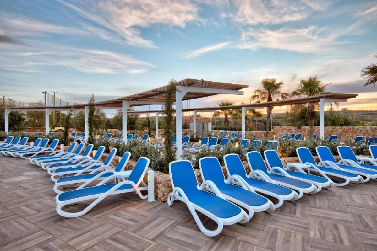Hotel db Seabank Resort and Spa