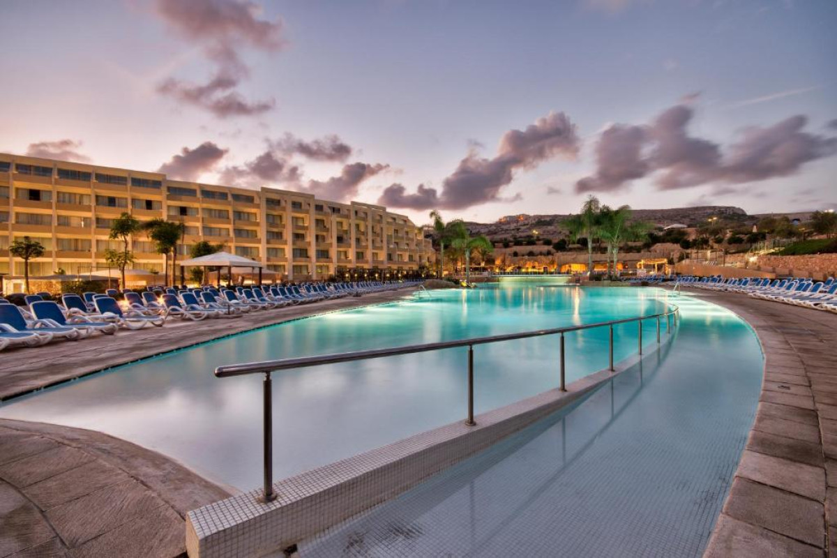 Hotel db Seabank Resort and Spa