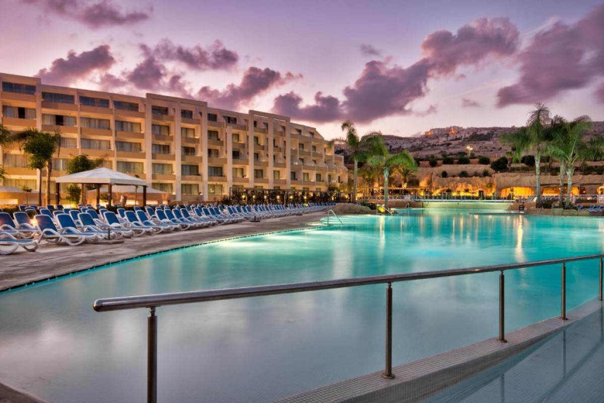 Hotel db Seabank Resort and Spa