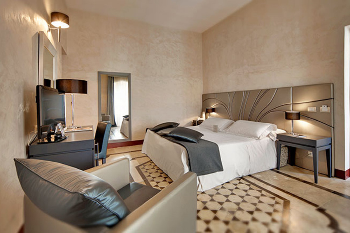DE STEFANO PALACE LUXURY HOTEL