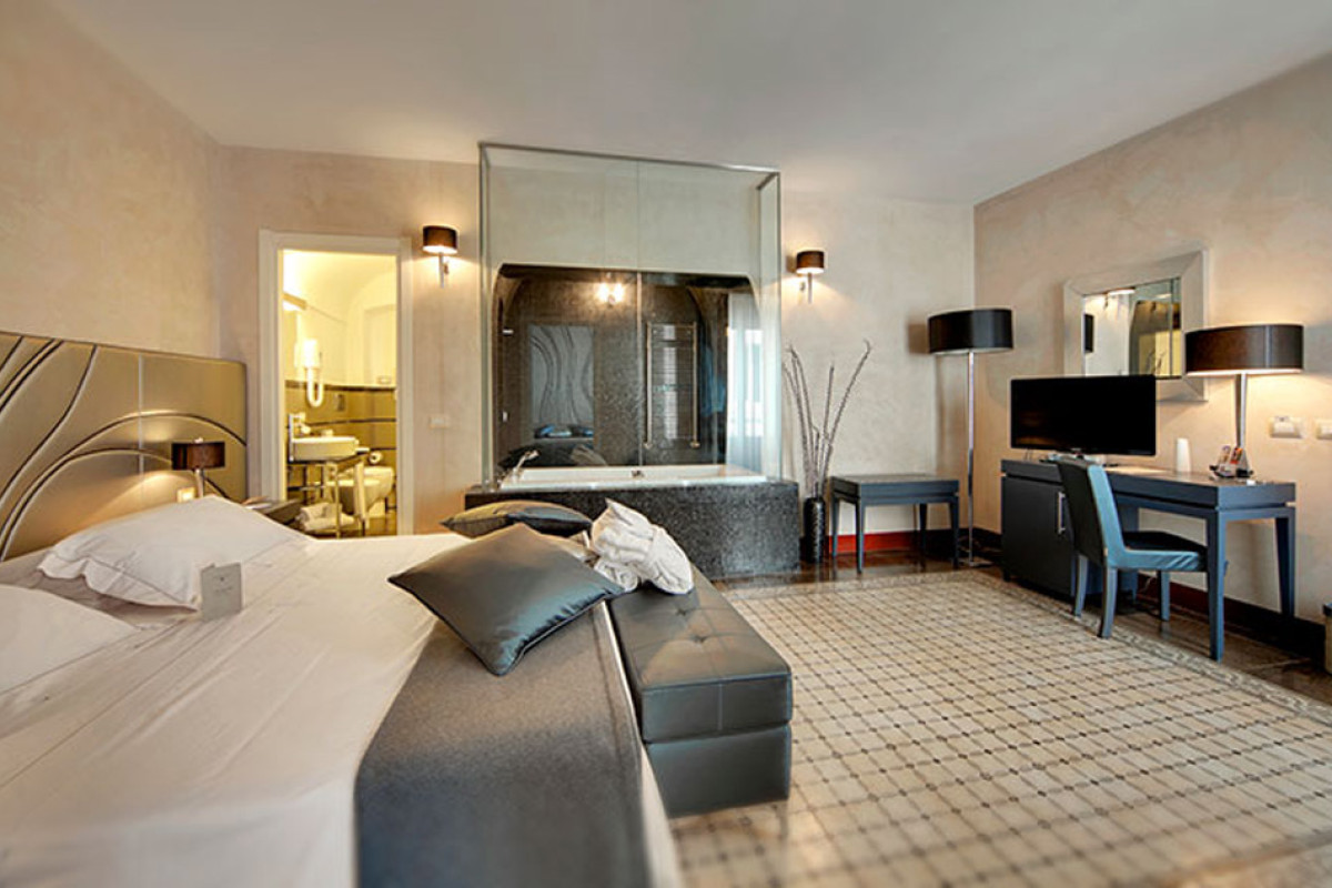 DE STEFANO PALACE LUXURY HOTEL