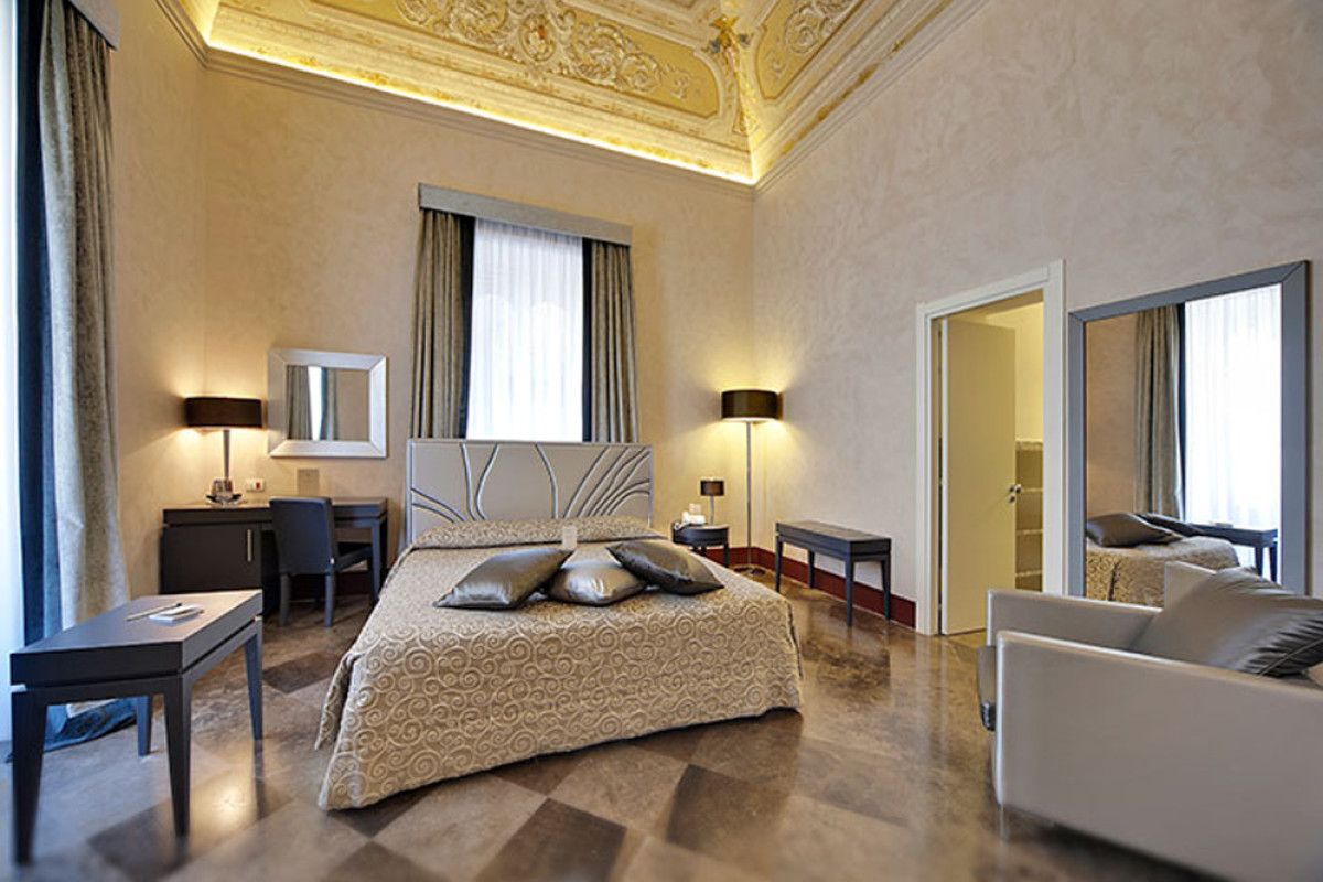 DE STEFANO PALACE LUXURY HOTEL