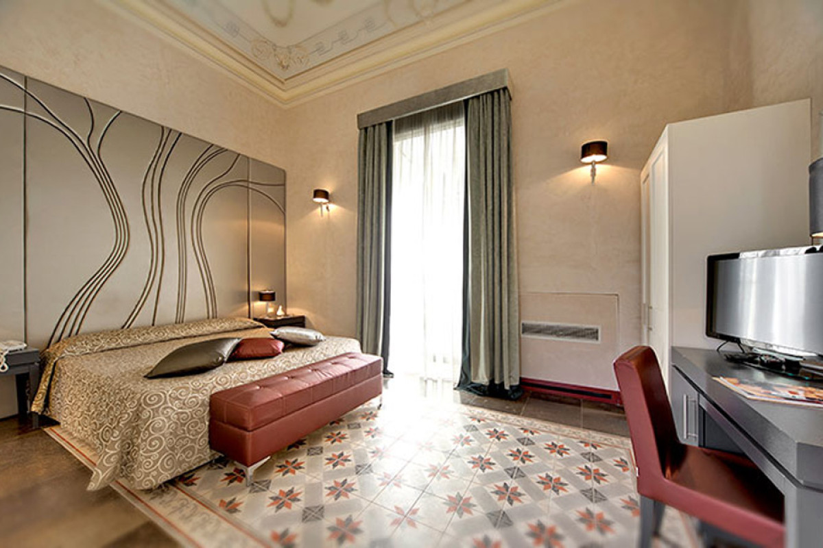 DE STEFANO PALACE LUXURY HOTEL