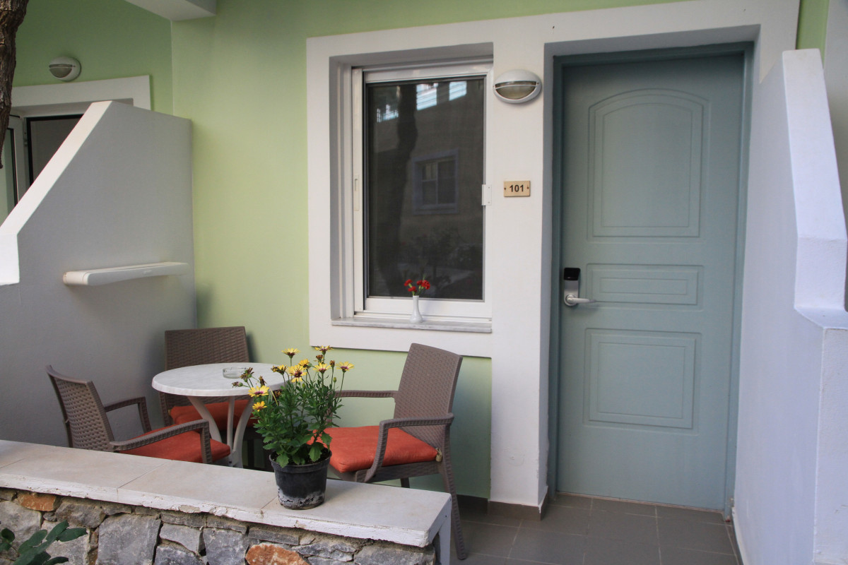 DEDALOS BEACH