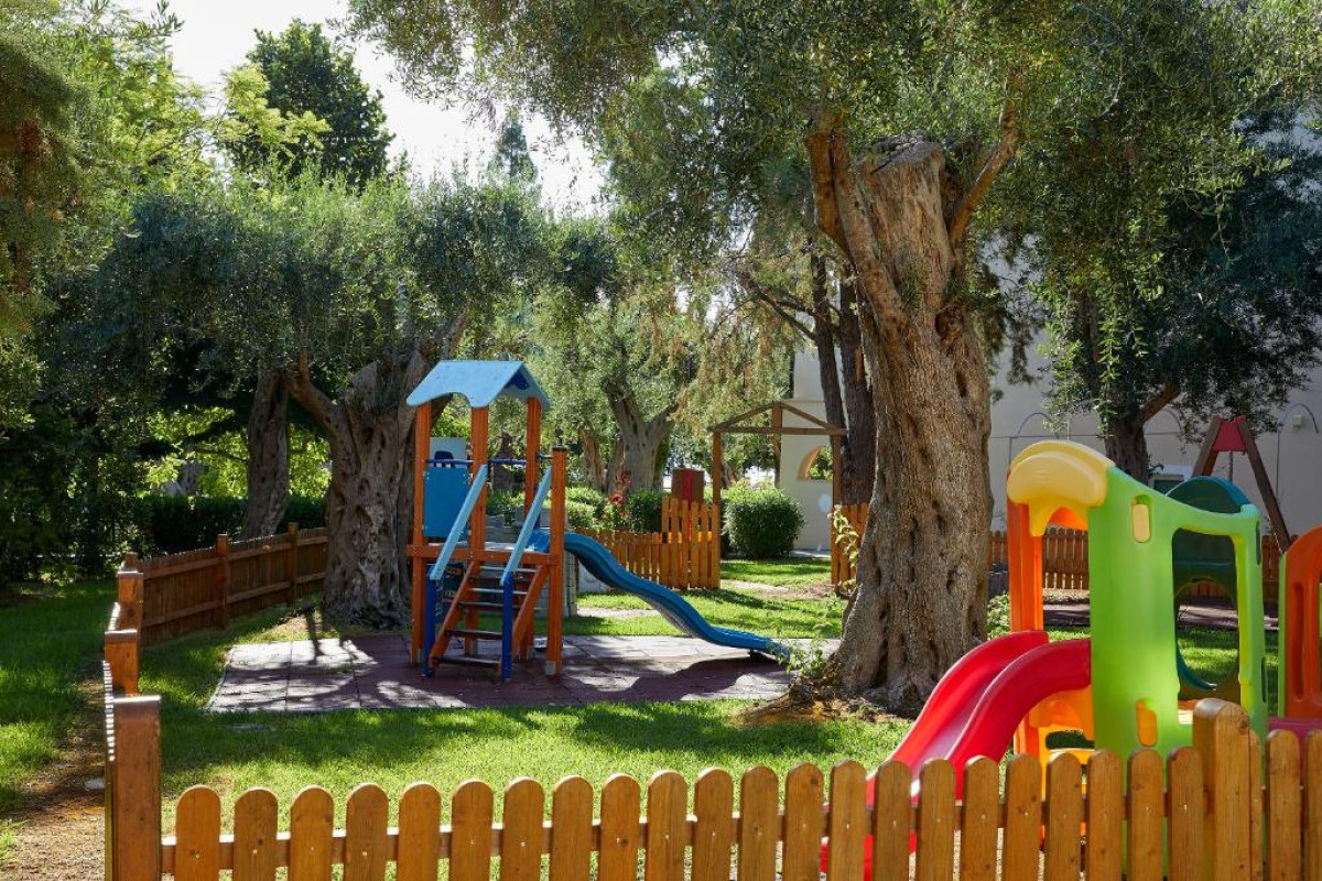 DELFINIA HOTEL - MORAITIKA