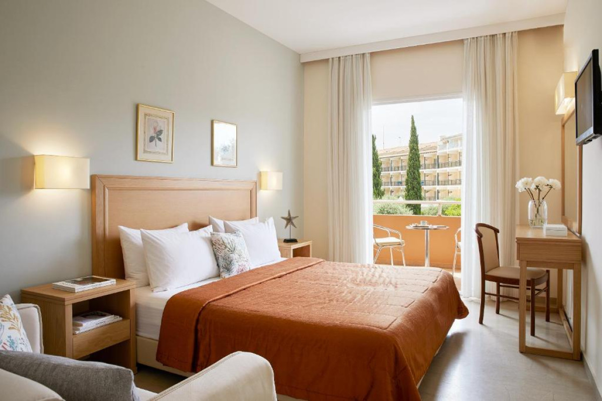 DELFINIA HOTEL - MORAITIKA