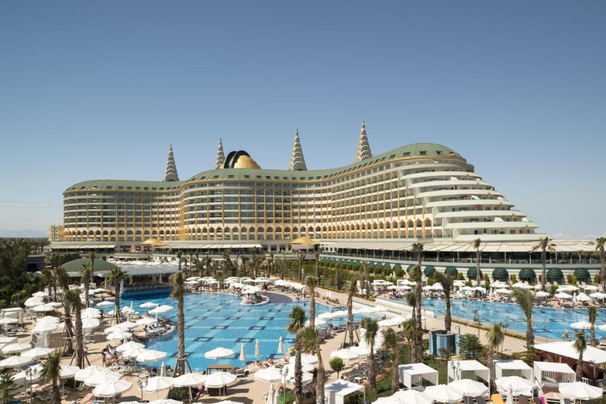 DELPHIN IMPERIAL LARA