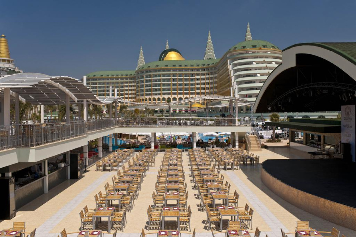 DELPHIN IMPERIAL LARA