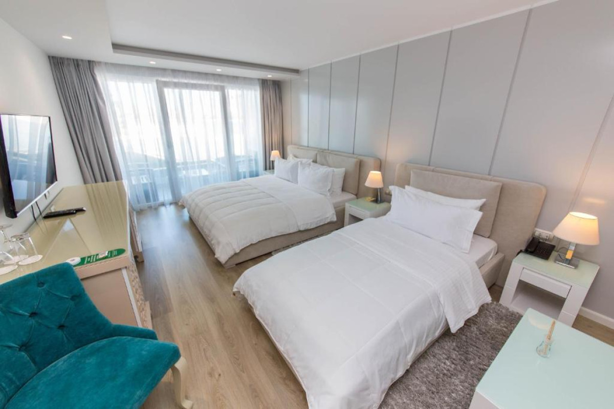 Hotel Demi