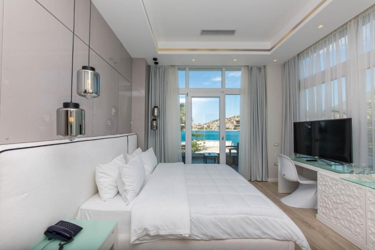 Hotel Demi