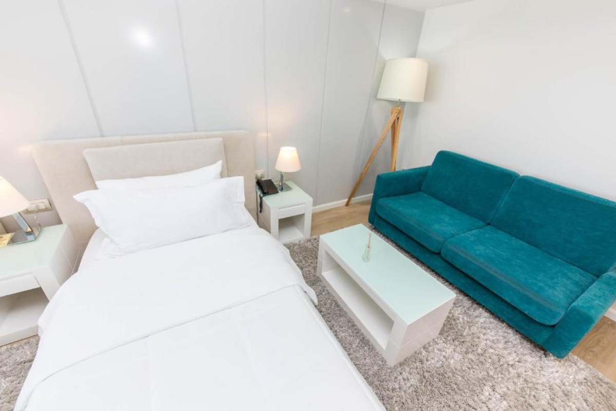 Hotel Demi