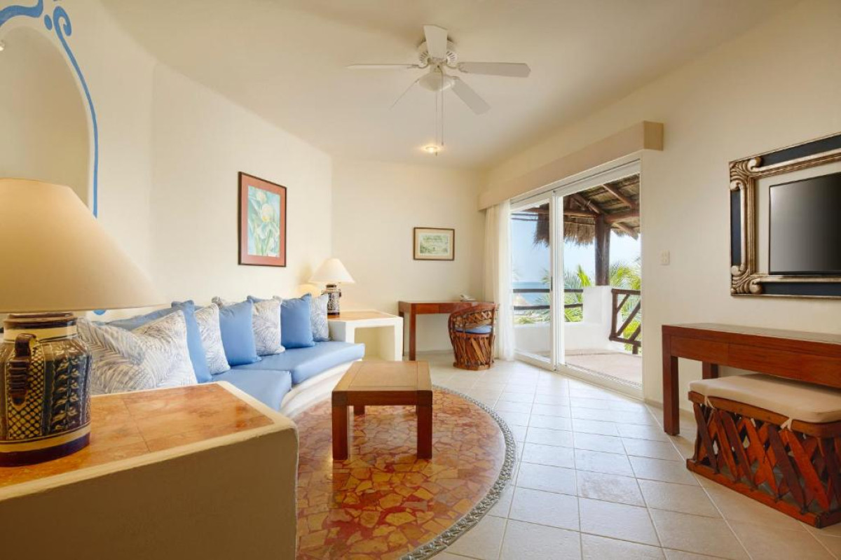 Desire Riviera Maya Pearl Resort