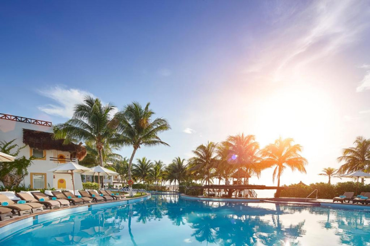 Desire Riviera Maya Pearl Resort