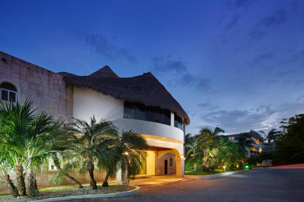 Desire Riviera Maya Resort