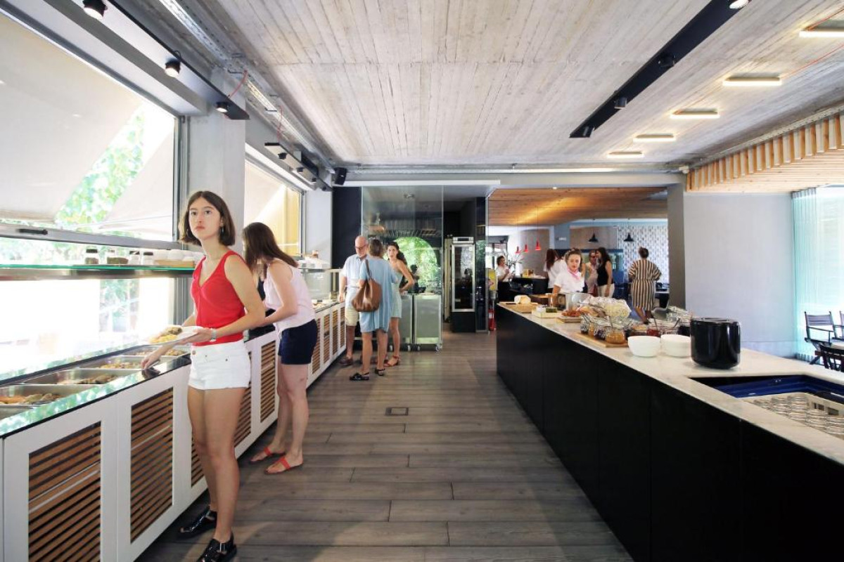 Despotiko Apartment Hotel  Suites