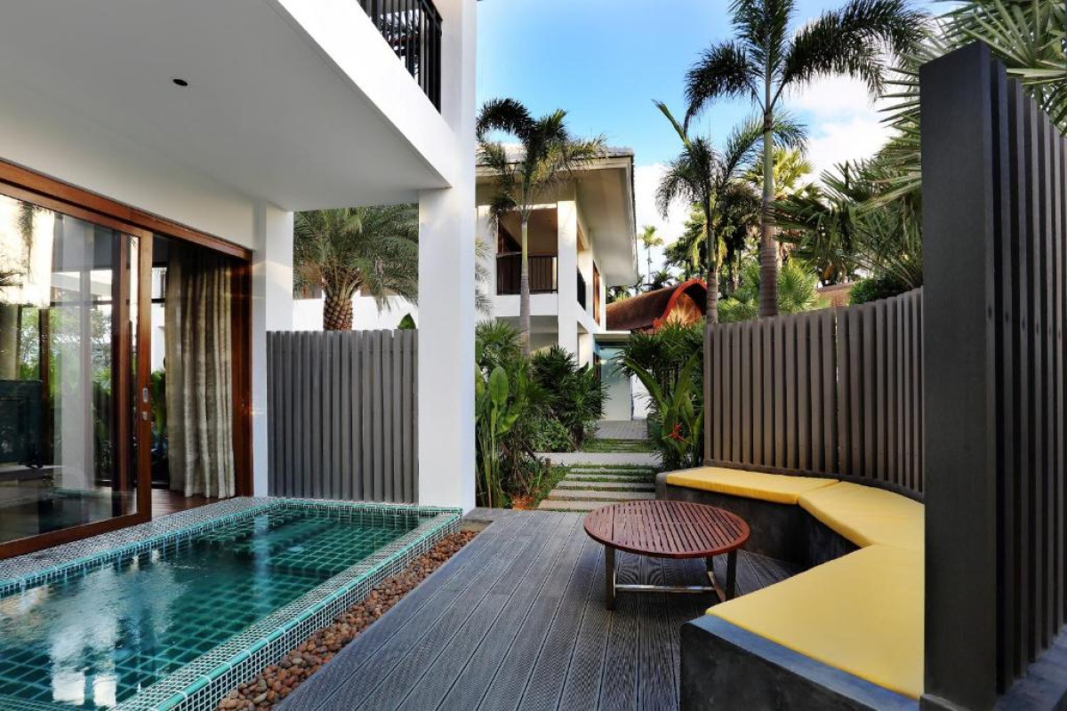Holiday Inn Phuket Karon Beach Resort