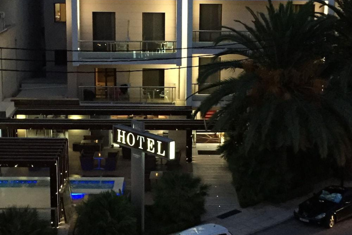 Deves Hotel