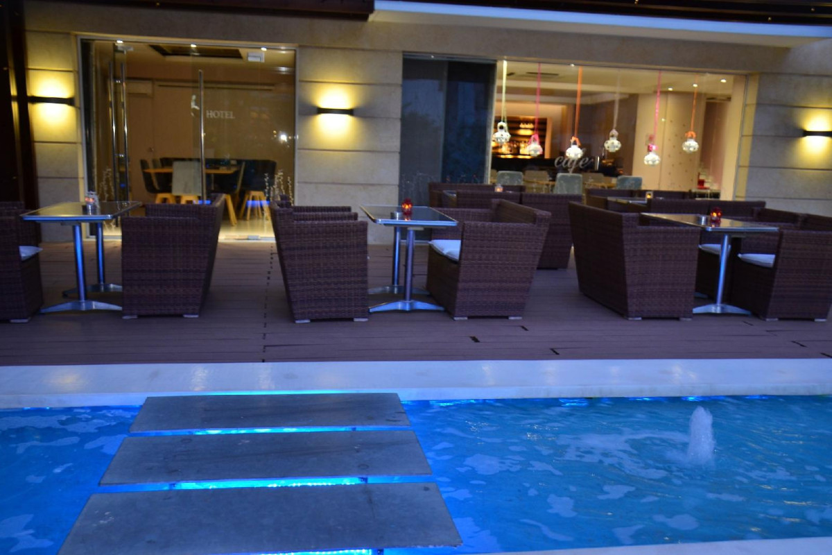 Deves Hotel